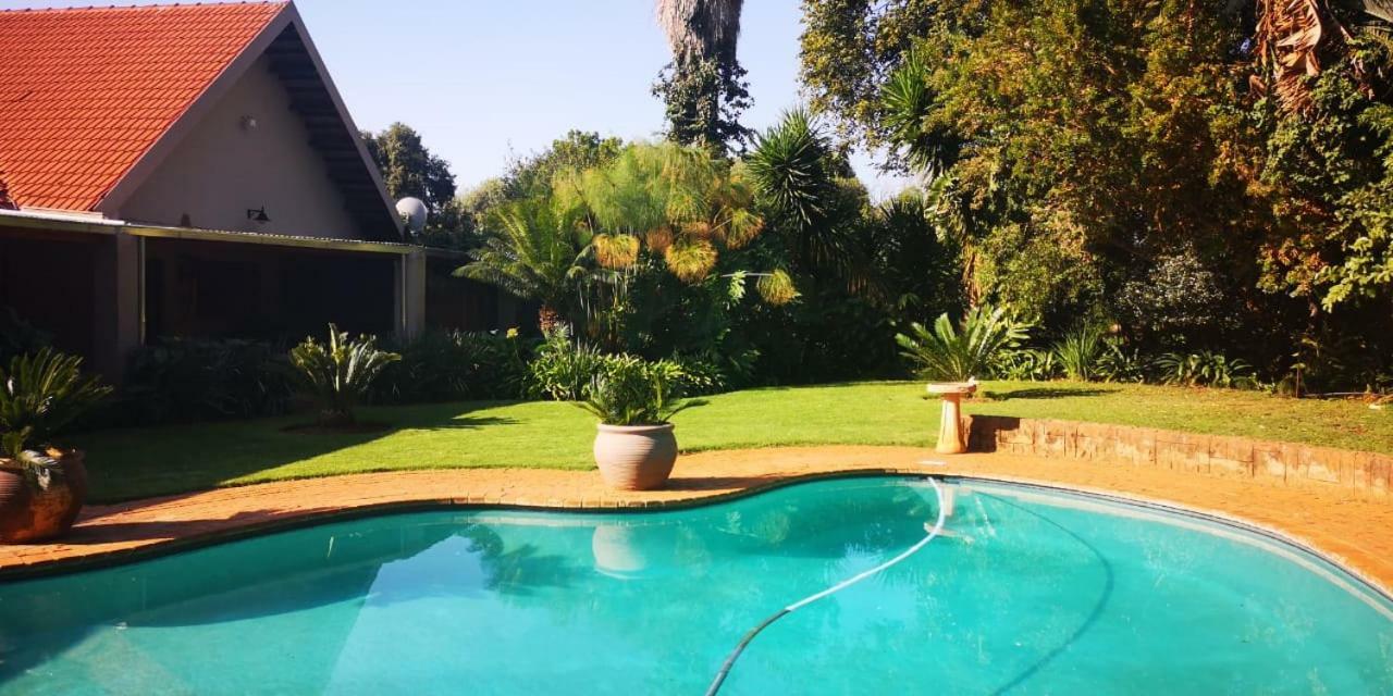 Crownhill Guesthouse Pretoria Exterior photo