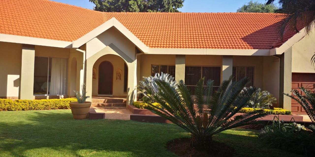 Crownhill Guesthouse Pretoria Exterior photo